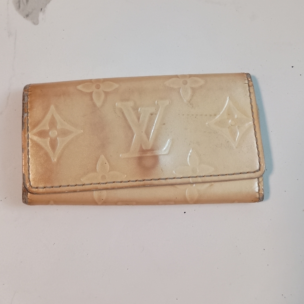 Authentic Louis Vuitton Monogram Vernis Multicles 4 Key Case